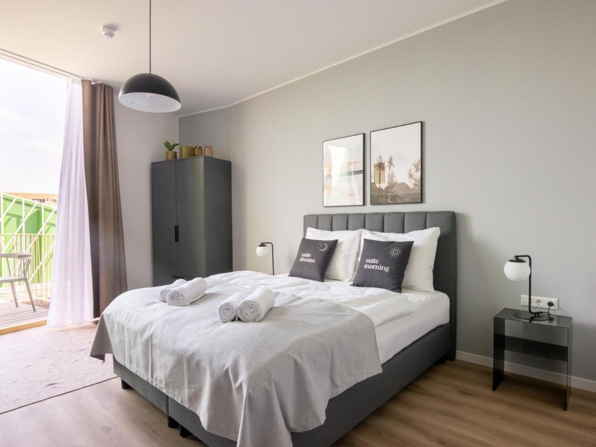 Limehome Eindhoven Gashouder Экстерьер фото