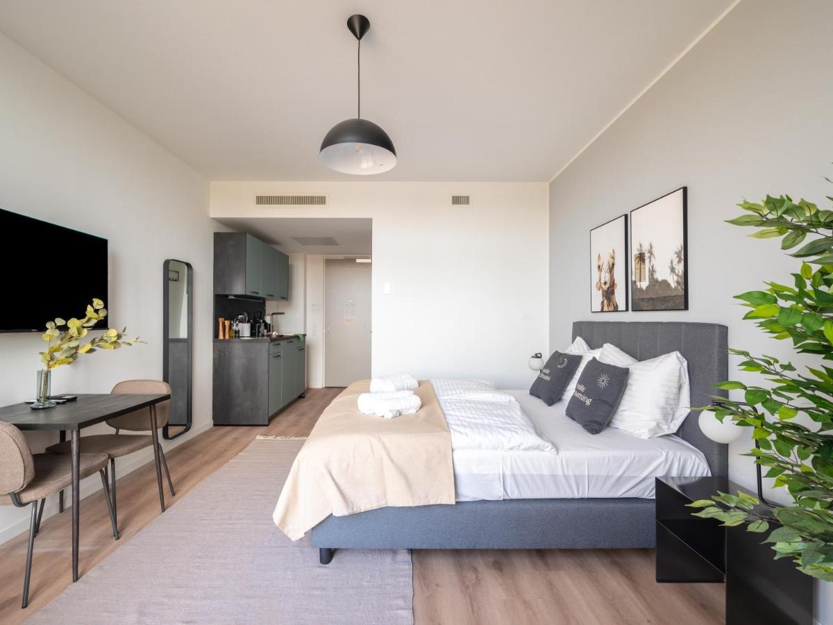 Limehome Eindhoven Gashouder Экстерьер фото