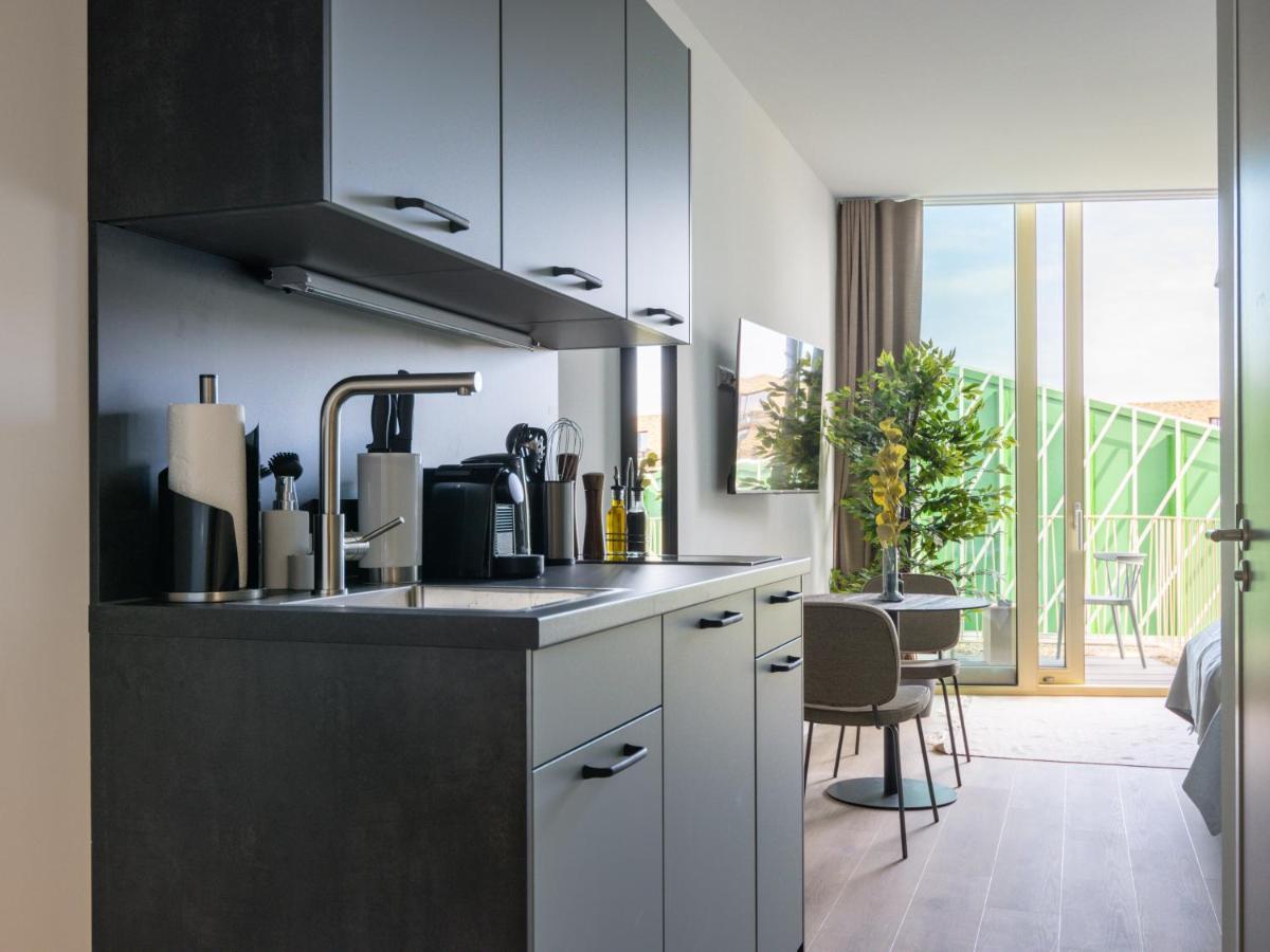Limehome Eindhoven Gashouder Экстерьер фото
