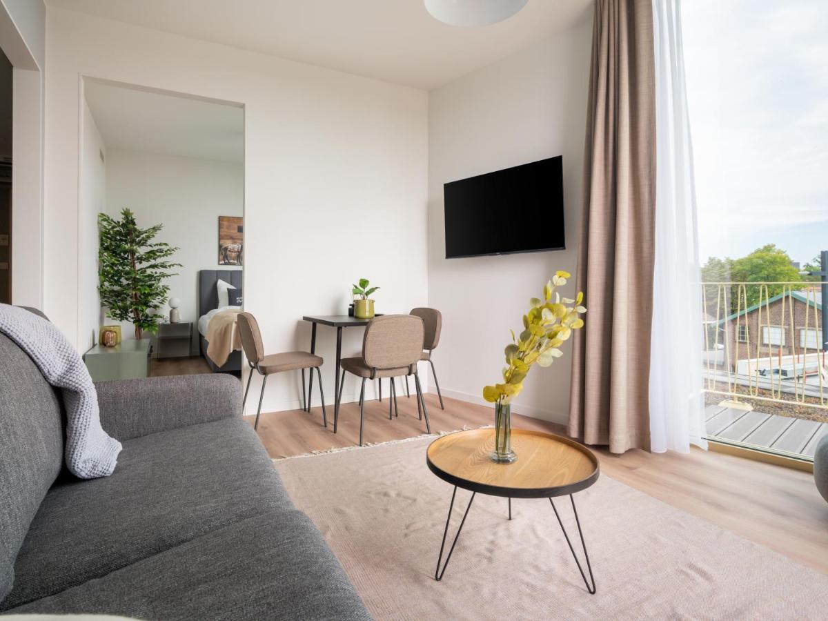 Limehome Eindhoven Gashouder Экстерьер фото