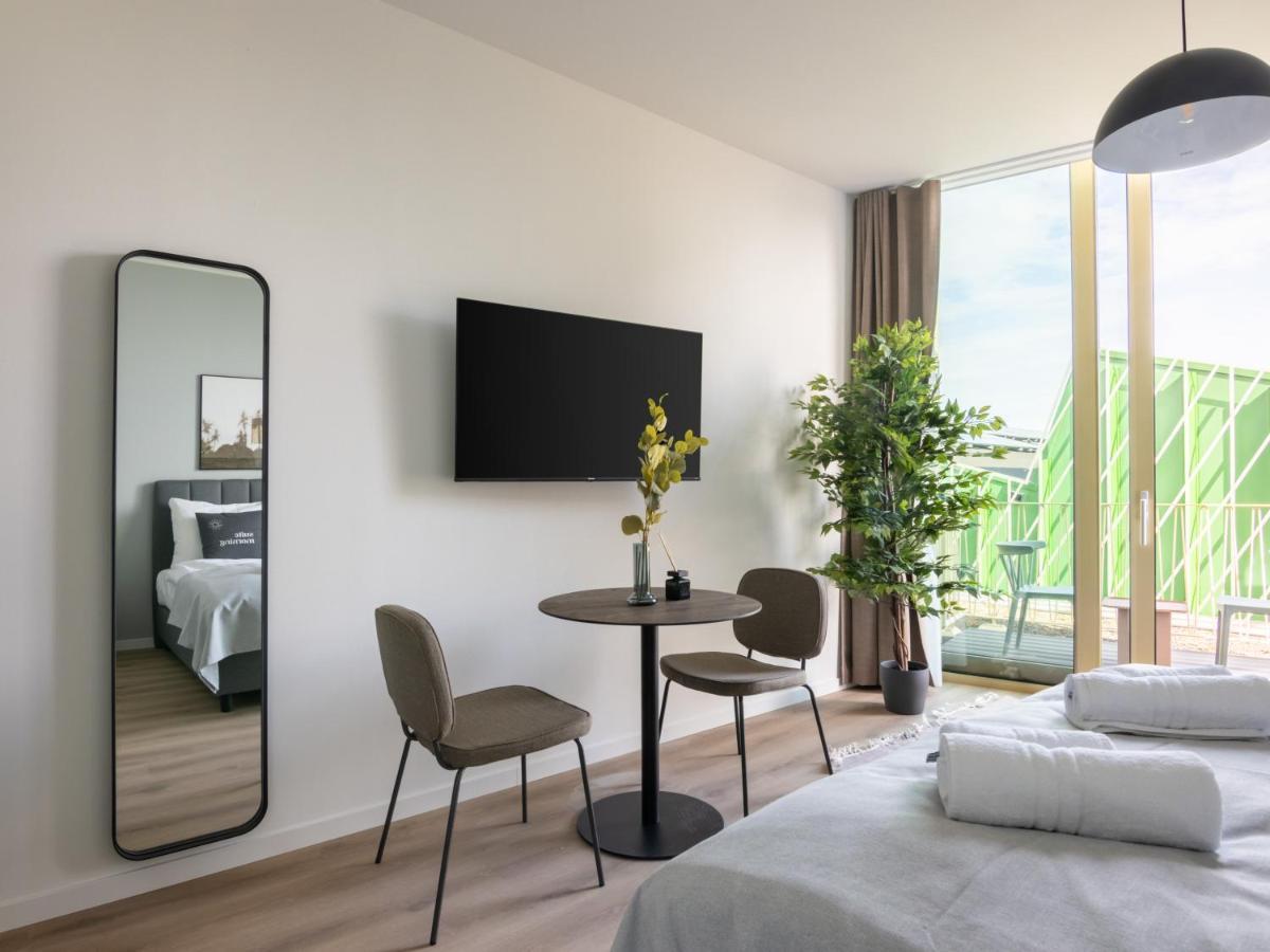 Limehome Eindhoven Gashouder Экстерьер фото