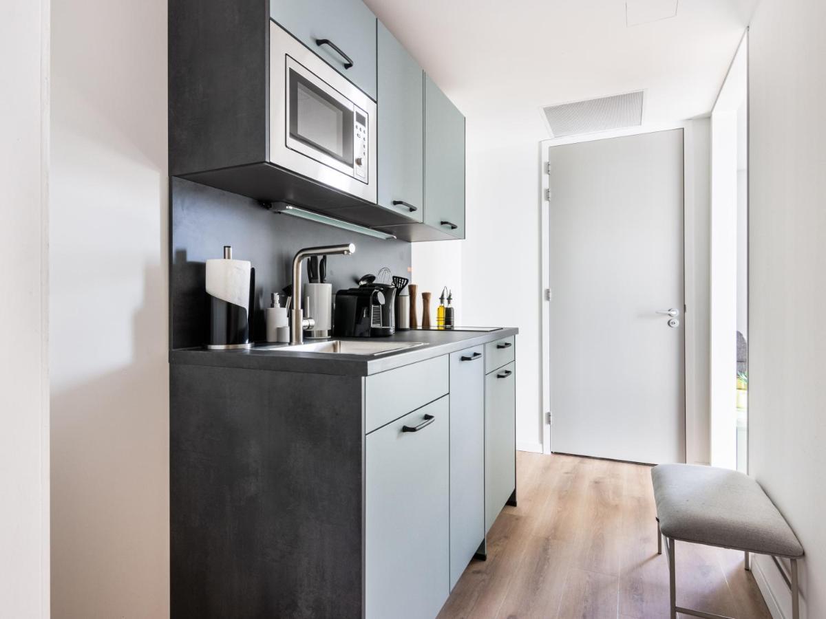 Limehome Eindhoven Gashouder Экстерьер фото